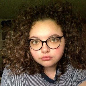 Meet your Posher, Carolyn